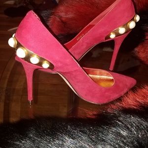 Alexander McQueen pearl pumps